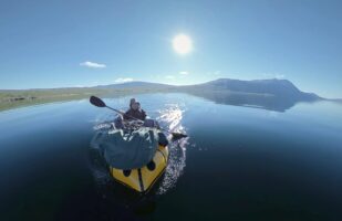 Paddling on Mávasjávrre