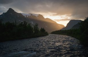 Sunbeam over Visttasjohka