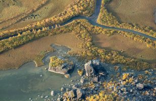 Large boulders beneath Skierffe's summit