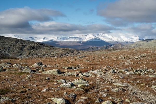 View back to the Gådoktjåhkkå and the Pårte mountains