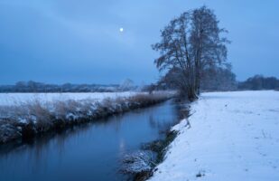 Moon above Seeve river