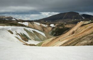 Snowy Curve