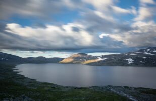 Vaimok lake and hut (early morning)