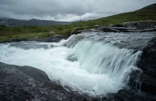 Waterfall at Gujjávrre