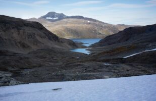 Approaching Sårjåsjávrre