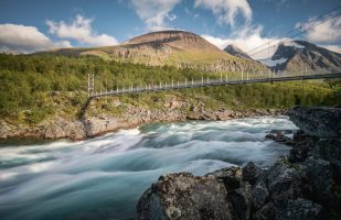 Bridge across Vuojatädno and Akka mountains