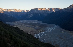 Waimakariri river valley (Arthur's Pass)